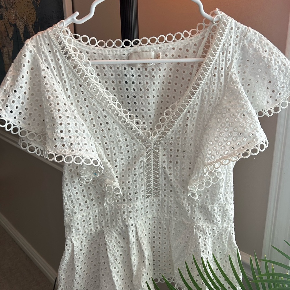 Chic White Eyelet blouse